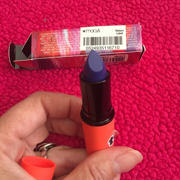 MAC Cosmetics Lipstick Troll Edition - Picture 3 of 3